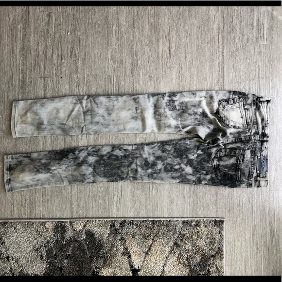 Red Rivet Jeans - Picture 2 of 5